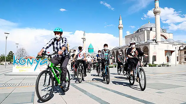 Konya Büyükşehir'den bisikletle şehir turu etkinliği