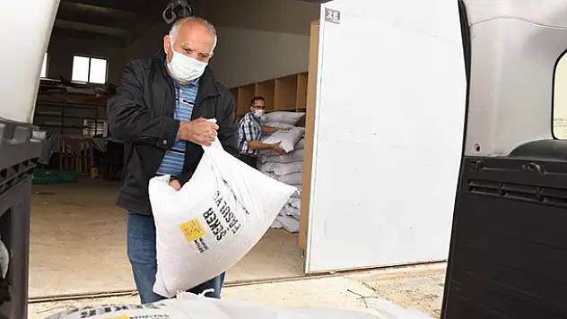 Konya Büyükşehir'den çiftçiye yerli şeker fasulye tohumu desteği