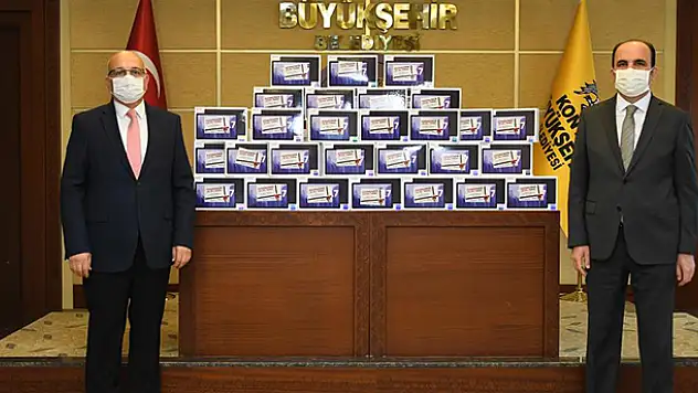 Konya Büyükşehir'den eğitime 10 bin tablet desteği