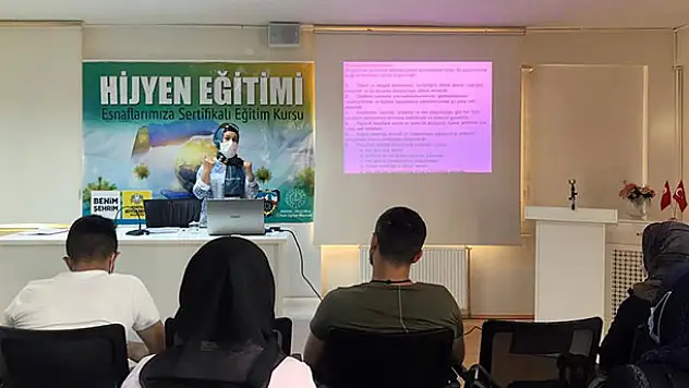 Konya Büyükşehir'den esnaflara hijyen eğitimi