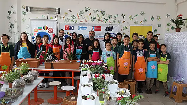 Konya Büyükşehir'den 'Kendimle Mutluyum Okulumu Seviyorum' projesi