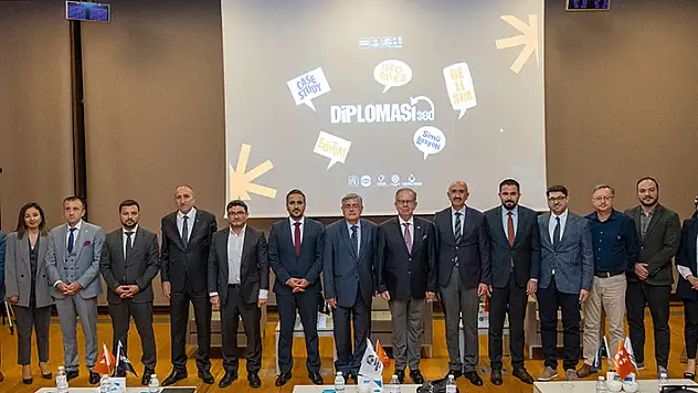 Konya Büyükşehir'den yarınların diplomatları için 'Diplomasi 360' programı