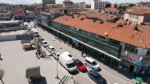 Konya Büyükşehir Ereğli Kent Meydanı'ndaki dükkanları ihya ediyor
