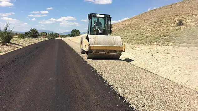 Konya Büyükşehir Ilgın'da mahalle yolu standardını yükseltiyor
