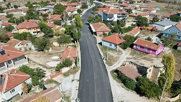 Konya Büyükşehir'in, ilçelere sıcak asfalt çalışması devam ediyor 