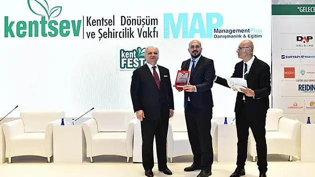 Konya Büyükşehir Kentsel Dönüşüm Kongresi'nde iki ödül aldı

