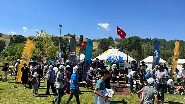 Konya Büyükşehir Malazgirt Zaferi'nin 952. yıl dönümü coşkusuna eşlik ediyor
