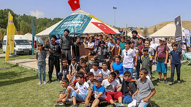 Konya Büyükşehir Malazgirt Zaferi'nin 951. kutlama coşkusuna ortak oluyor
