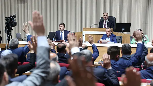 Konya Büyükşehir Meclisi'nin yeni dönem ilk toplantısı Başkan Altay başkanlığında yapıldı 