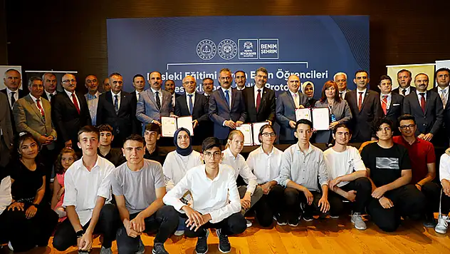 Konya Büyükşehir, mesleki eğitimi tercih eden 5 bin öğrenciye ayda 300 TL burs verecek
