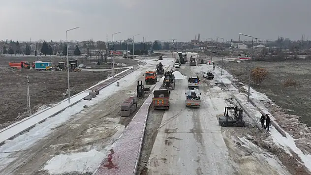 Konya Büyükşehir, Necmettin Erbakan Caddesi'nde yoğun bir çalışma sürdürüyor 