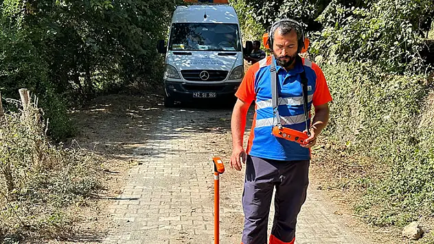 Konya Büyükşehir Osmaniye'de depremde oluşan altyapı hasarlarını onarıyor
