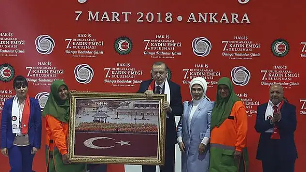 Konya Büyükşehir Park Bahçeler'in kadın çalışanları Cumhurbaşkanı Erdoğan ile görüştü