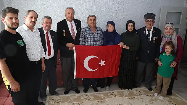 Konya Büyükşehir şehit ve gazi yakınlarını düzenli ziyaret ederek gönüllere giriyor
