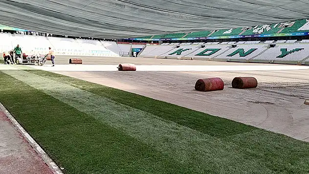 Konya Büyükşehir Stadı'nın zemin yenileme çalışmaları ne durumda? Başkan Özgökçen açıkladı
