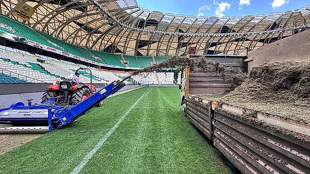 Konya Büyükşehir Stadyumunun zemini yenileniyor
