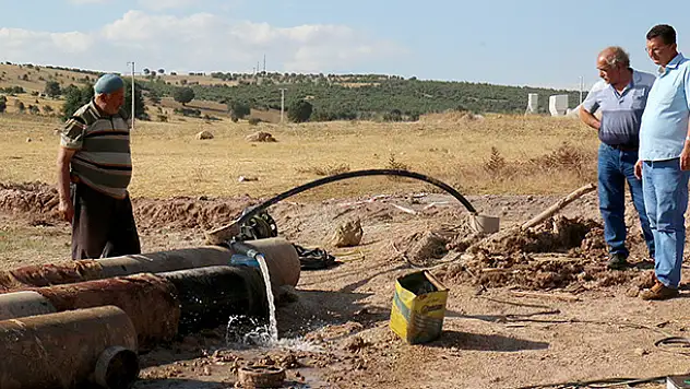 Konya Büyükşehir, üç mahallenin daha su özlemini giderdi