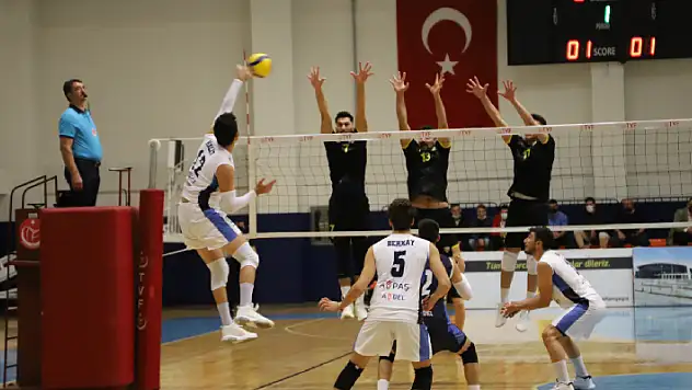 Konya Büyükşehir, Ürgüpspor önünde 