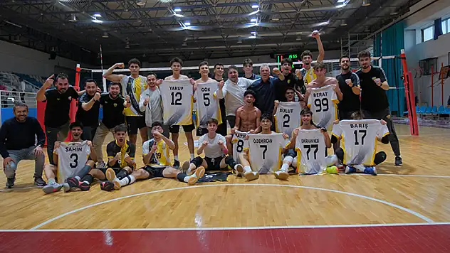 Konya Büyükşehir, voleybol ve potada yenilgisiz
