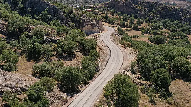 Konya Büyükşehir'den Bozkır'a yüksek standartlı mahalle yolları
