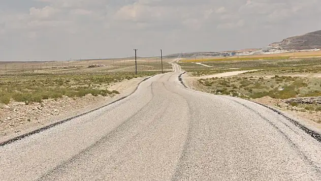 Konya Büyükşehir'den Cihanbeyli'ye 19 kilometre daha mahalle yolu
