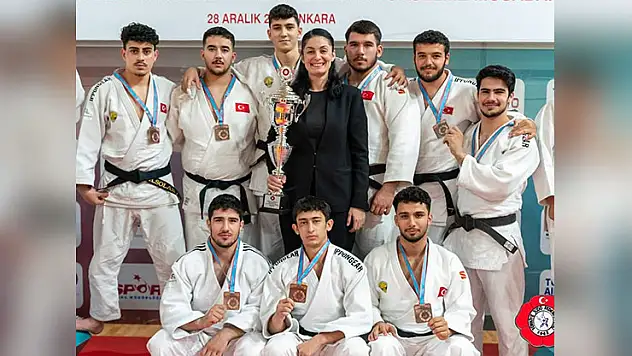 Konya Büyükşehir'den judoda tarihi başarı