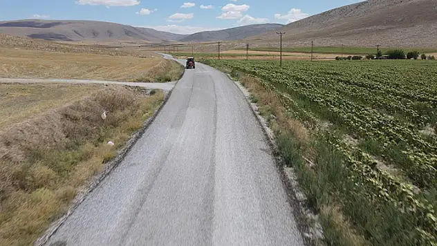 Konya Büyükşehir'den Yunak'a yüksek standartlı mahalle yolları
