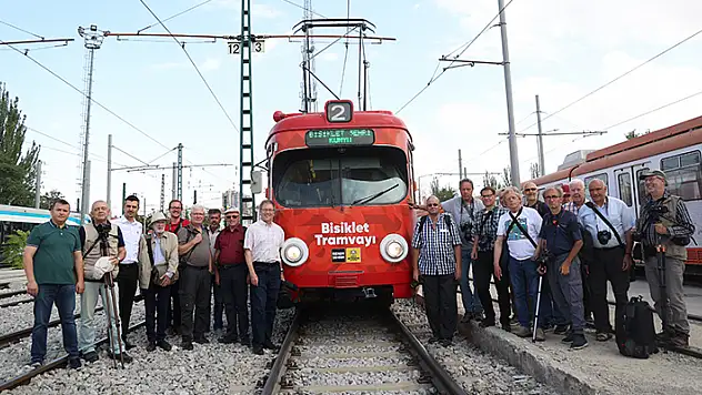 Konya Büyükşehirin bisiklet tramvayı dünyaya örnek oluyor