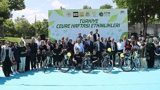 Konya Büyükşehir'in çevre yarışmalarında dereceye giren öğrenciler ödüllendirildi