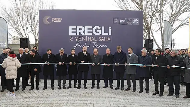 Konya Büyükşehir'in Ereğli'ye kazandırdığı 8 halı sahanın açılışı yapıldı
