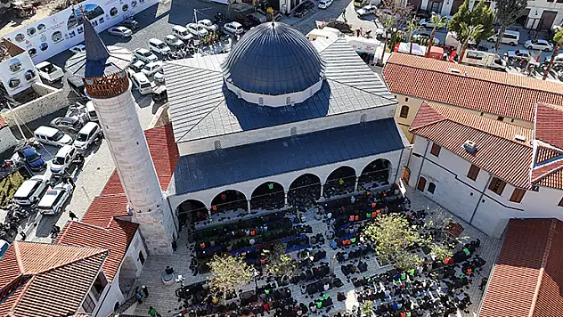 Konya Büyükşehir'in restore ettiği Habibi Neccar Camii'nde ilk cuma namazı kılındı