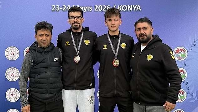 Konya Büyükşehirli atletler kürsüden inmedi