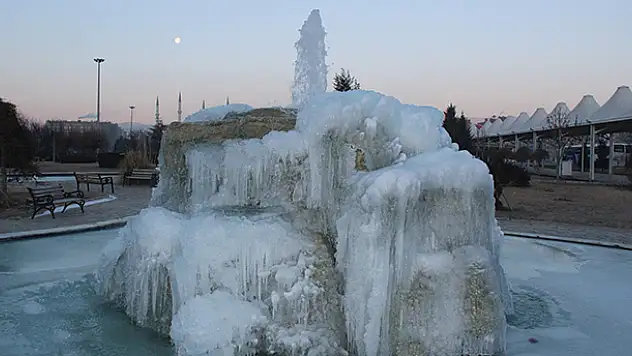 Konya buz tuttu