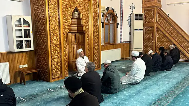 Konya camilerinde Peygamber Efendimiz'in doğum yılı etkinlikleri başladı