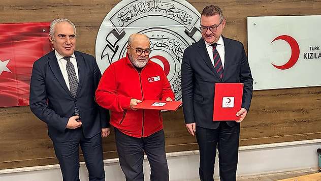 Konya Çimento'dan Kızılay'a anlamlı destek