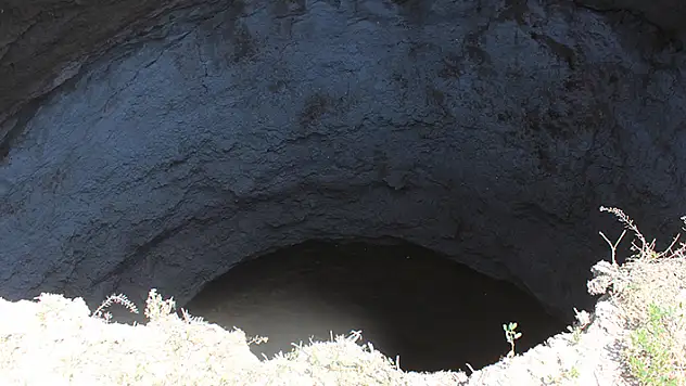 Konya çöküyor! 3 metre çapında 65 metre derinliğinde yeni bir obruk oluştu