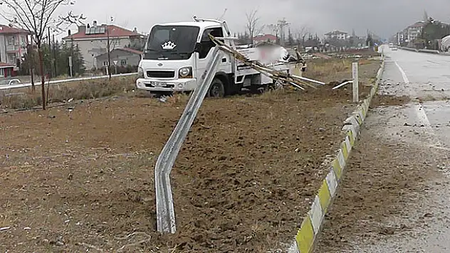 Konya'd kontrolden çıkan pikap takla attı: 3 yaralı