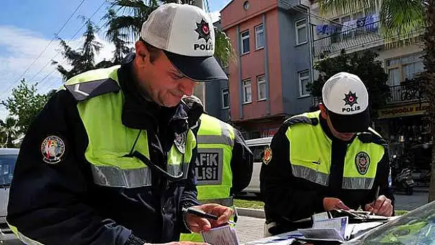 Konya'da 1 haftada 4 bin 462 araca ceza kesildi