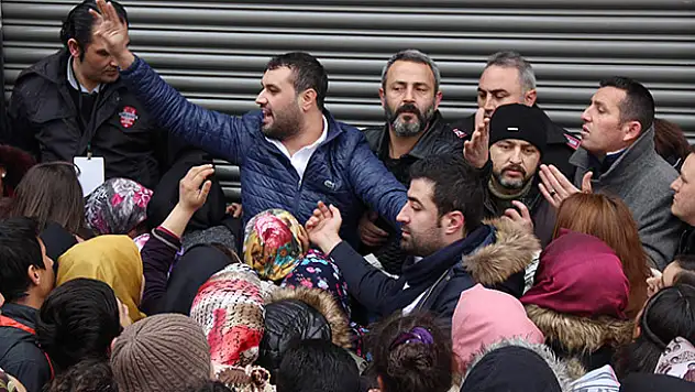 Konya'da 1 Liralık Kıyafet İzdihamı