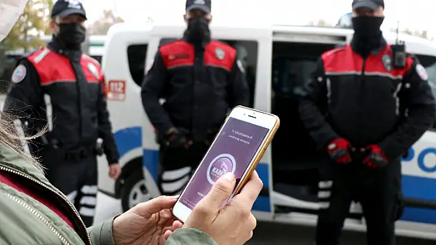 Konya'da 1 yılda 5 bin 270 kadın KADES uygulamasına 'tehlikedeyim' ihbarında bulundu
