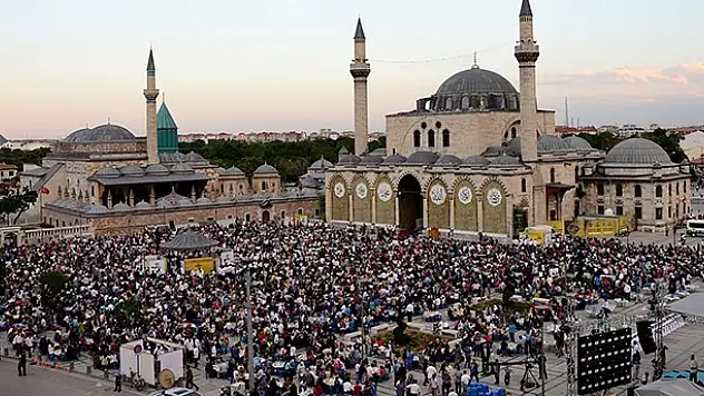 Konya'da 10 Bin Yetim ve Ailesi Kardeşlik İftarında Buluştu