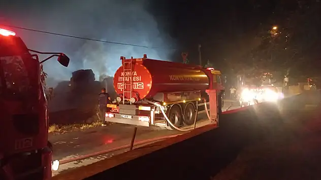 Konya'da 10 ton balya saman yandı
