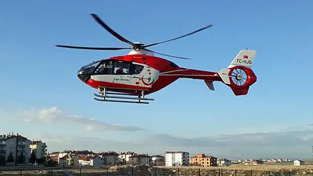 Konya'da 112 ambulans helikopteri, kazada yaralanan genç için havalandı