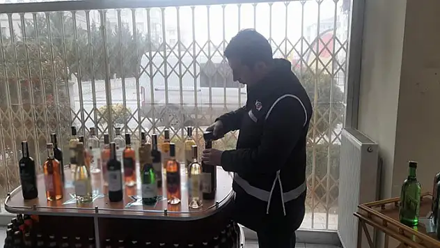 Konya'da 13 litre sahte içki ele geçirildi
