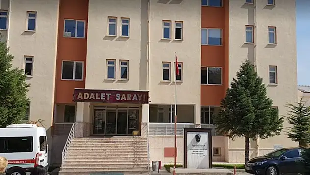 Konya'da 13 yıl önce kaybolan Esma'nın öldürüldüğü şüphesiyle ilgili davada anne baba da dahil 3 kişiye beraat verildi