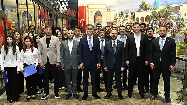 Konya'da 15 gence özel ASELSAN eğitimi: Silah tasarımı yaptılar!