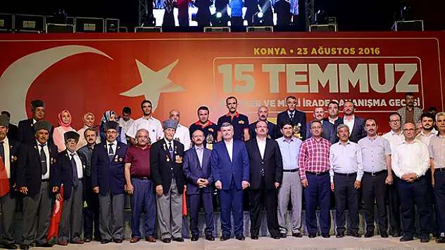 Konya'da 15 Temmuz Şehitler ve Milli İrade Dayanışma Gecesi