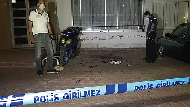 Konya'da 15 yaşındaki genç kız arkadaşının babasını ve kardeşini silahla yaraladı