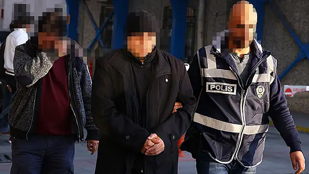 Konya'da 16 akademisyen gözaltına alındı