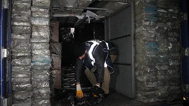Konya'da 161 bin paket kaçak sigara ele gerildi